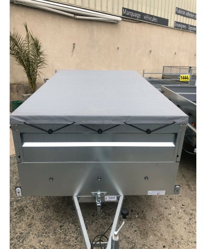 Bâche plate Trigano pour remorque 260x148